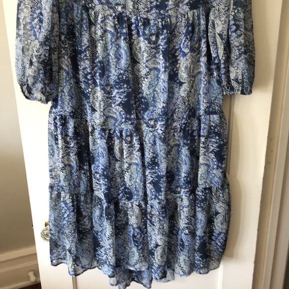 Joie Parisian Paisley printed Maxi tiered dress. Size Large. Hi/Lo. Lined. NWT - Picture 4 of 10